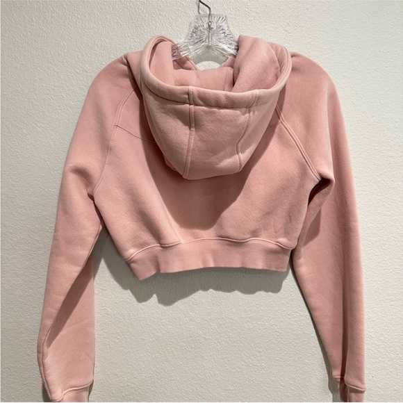 ALPHALETE Performance Cropped Hoodie
SZ XS - Picture 5 of 16